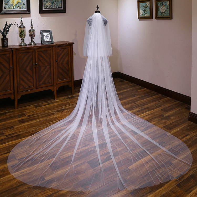 white long weeding veil